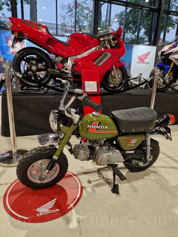 Honda Z50J Monkey (1977/1978) s doklady