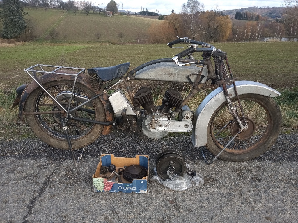 BSA 770 Model E27 Light