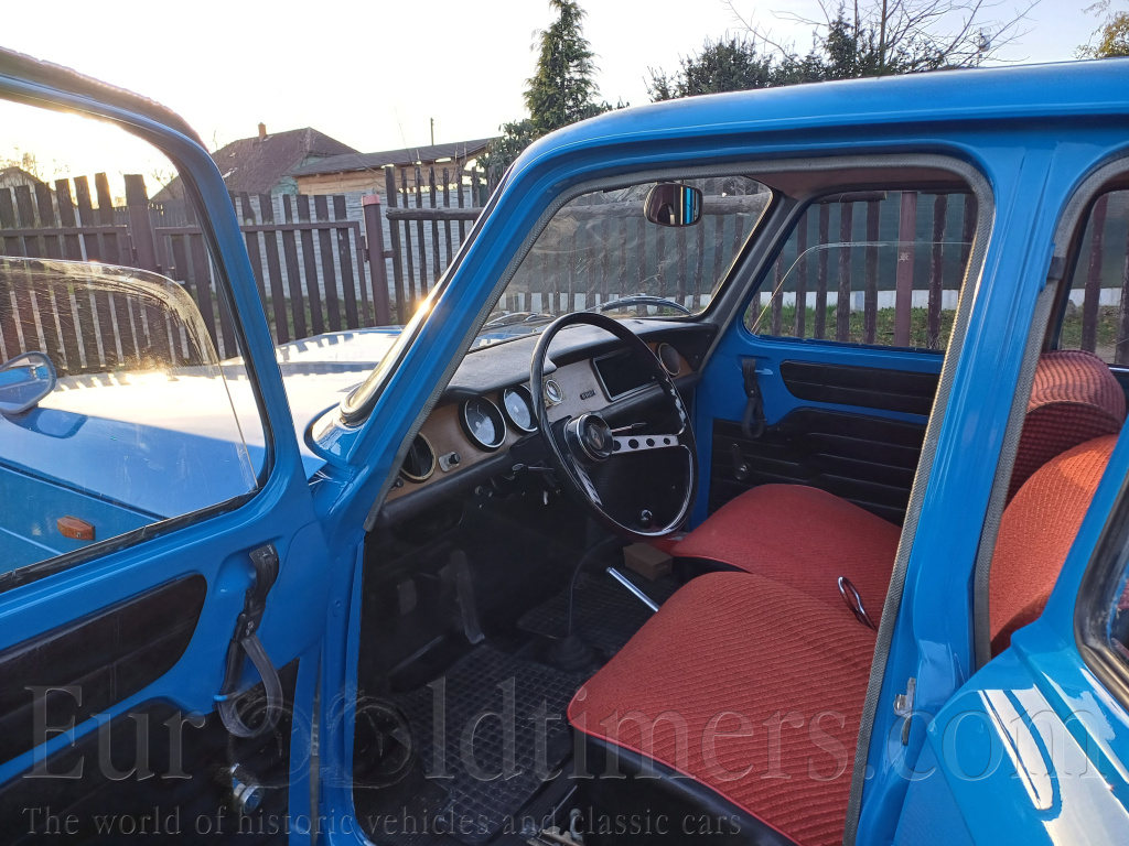 Renault 8