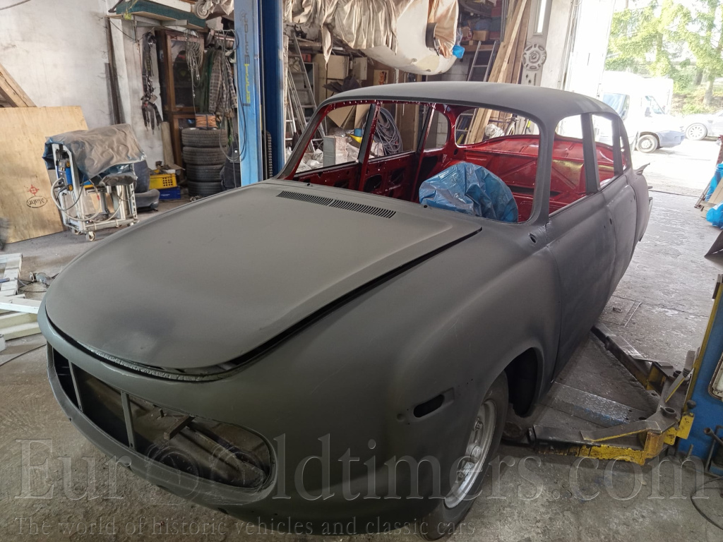 TATRA 603