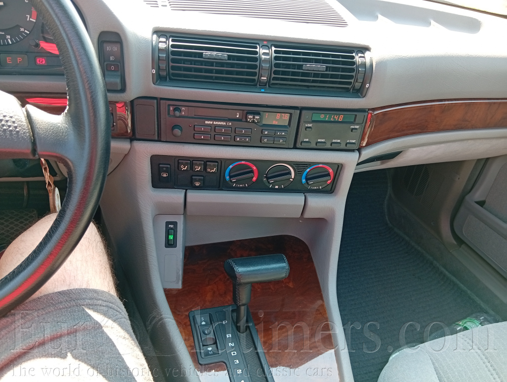 BMW e32 730i