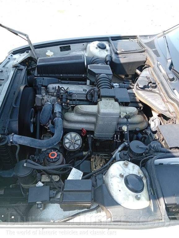BMW e32 730i
