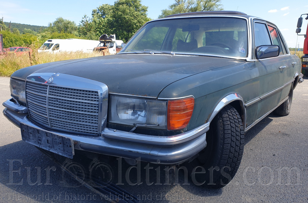 Mercedes-Benz 280SE W116 Zelená