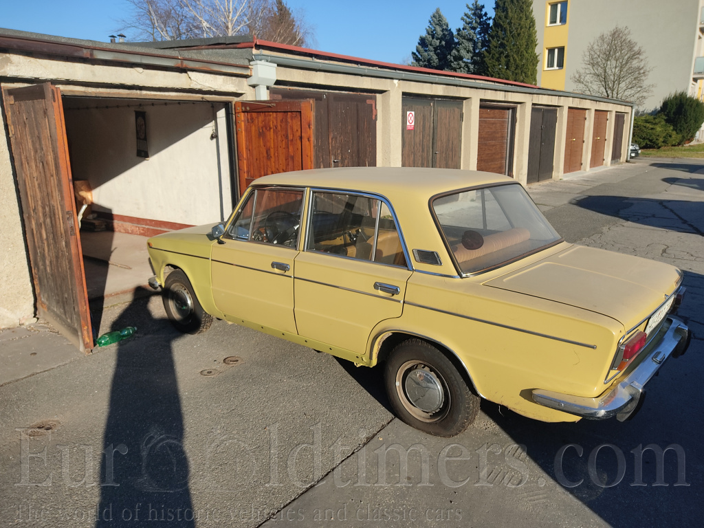 Lada VAZ 2103