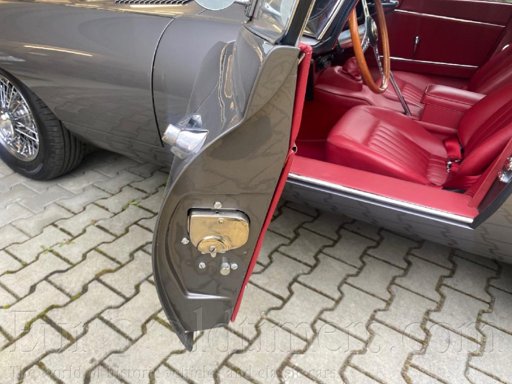 Jaguar E-Type 4.2 Series 1½ (1967)