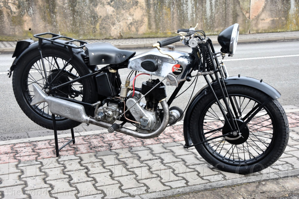 Předválečná třistapadesátka Magnat Debon