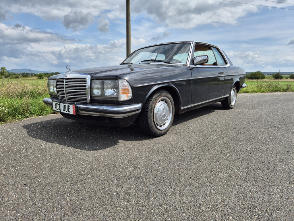 Mercedes 230C w123