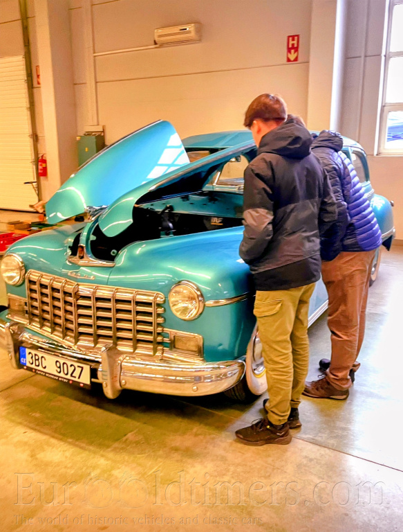 Dodge D 42