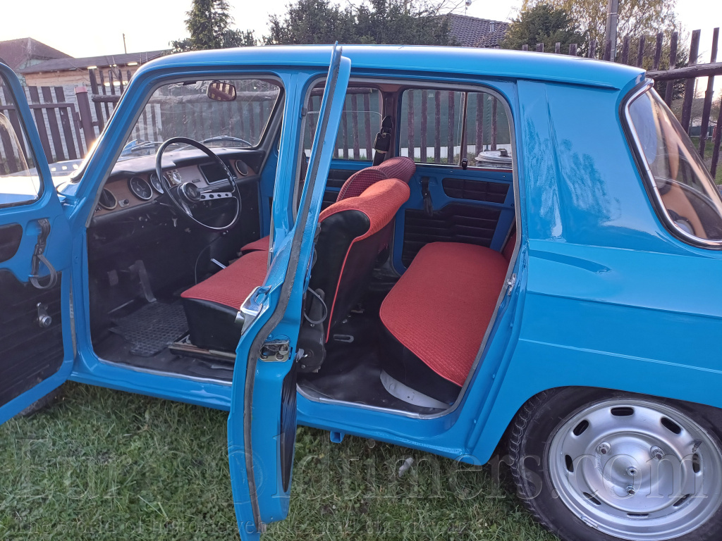 Renault 8