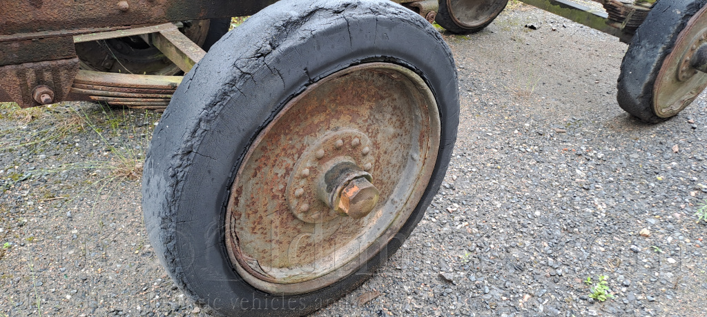 Podvozek na těžký dělový vlek