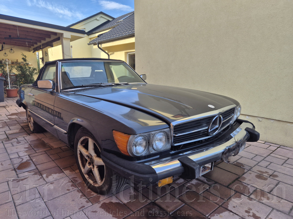 Mercedes Benz SL380 W107