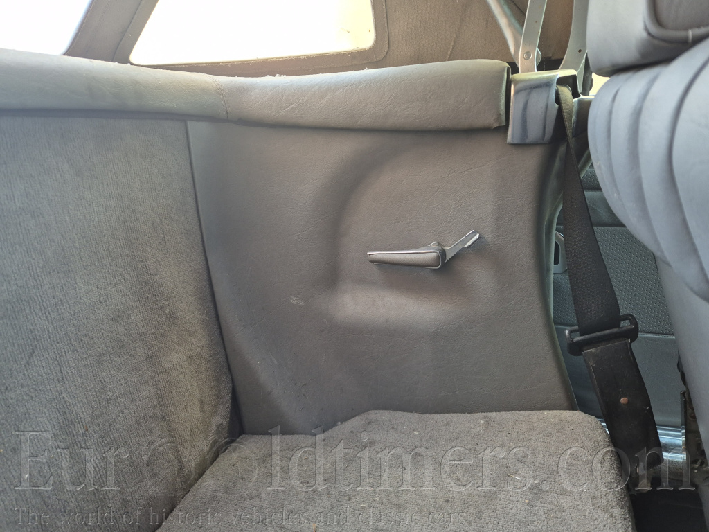 Mercedes Benz SL380 W107