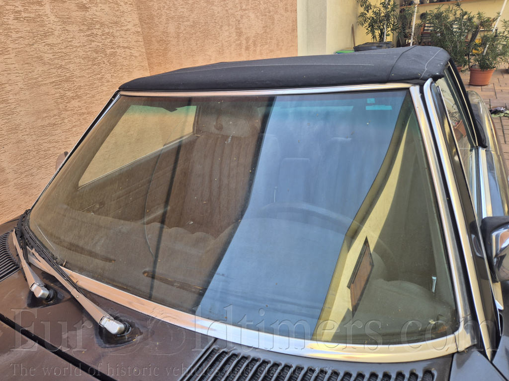 Mercedes Benz SL380 W107