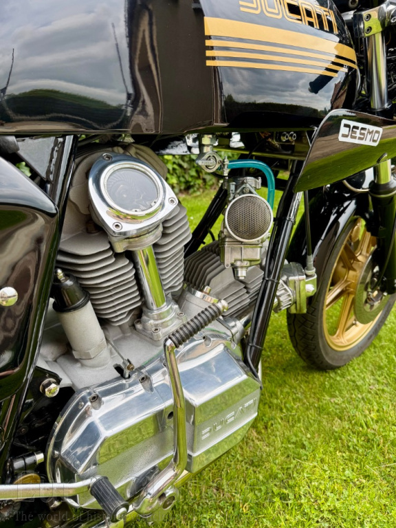 Ducati 900SS