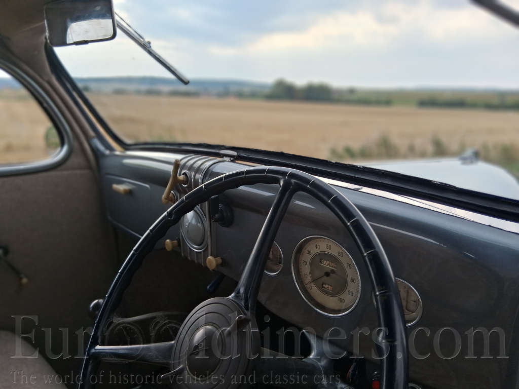 Ford V8