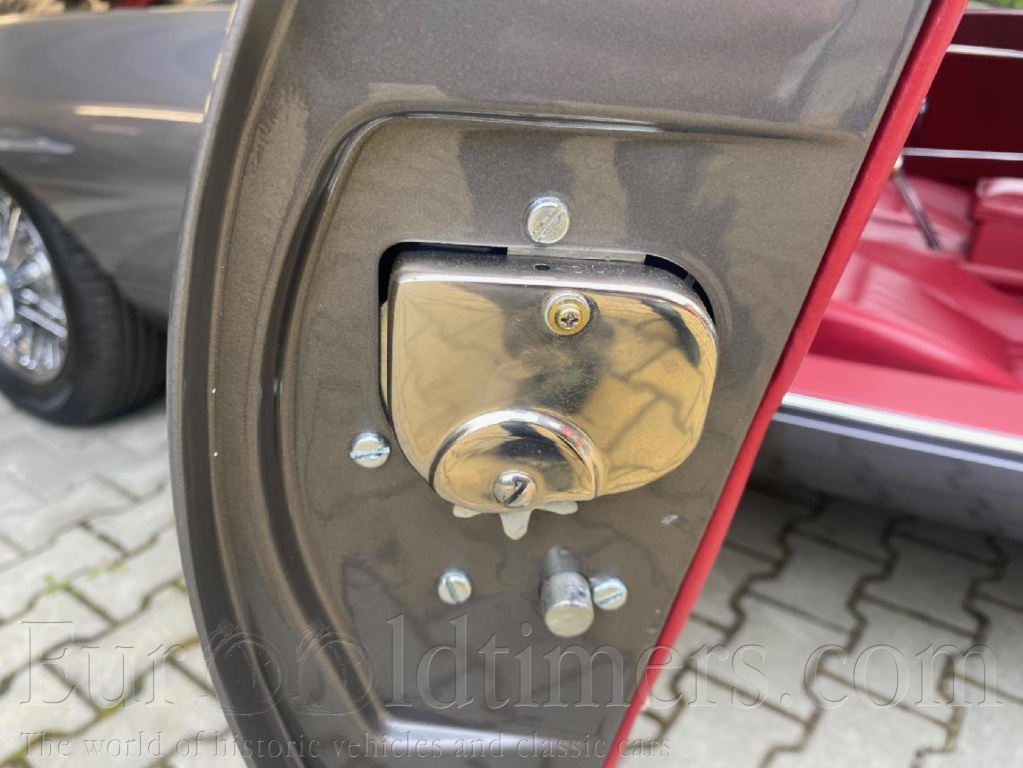 Jaguar E-Type 4.2 Series 1½ (1967)