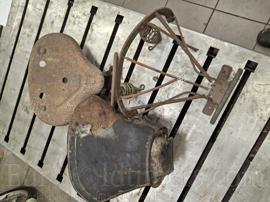 Díly na předválečné moto