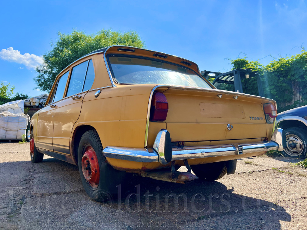 Triumph 1300? s levostranným říze