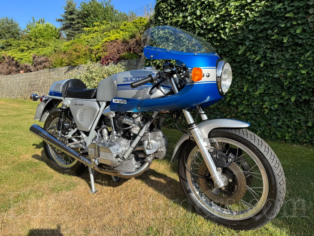 Ducati 900 SS