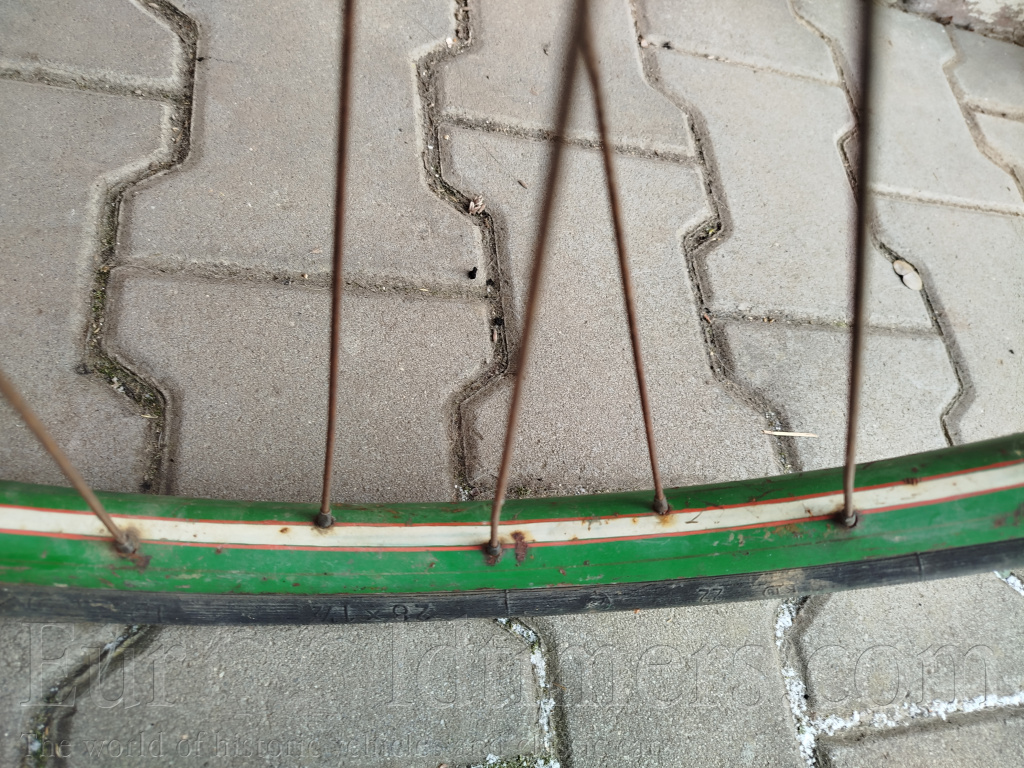 Jízdní kolo Ahoj, Ogar, Autfit