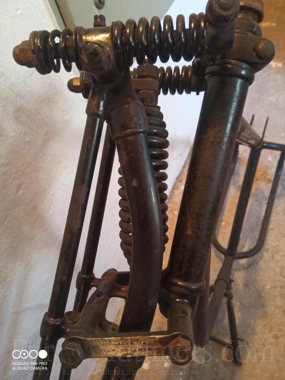 Brampton Bi-flex spring fork , rám Levis