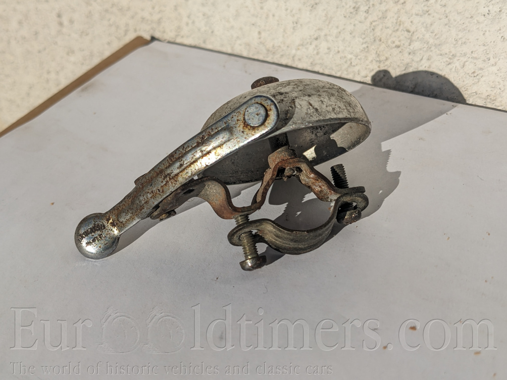 Pěkný zvonek s venkovním ovládáním 