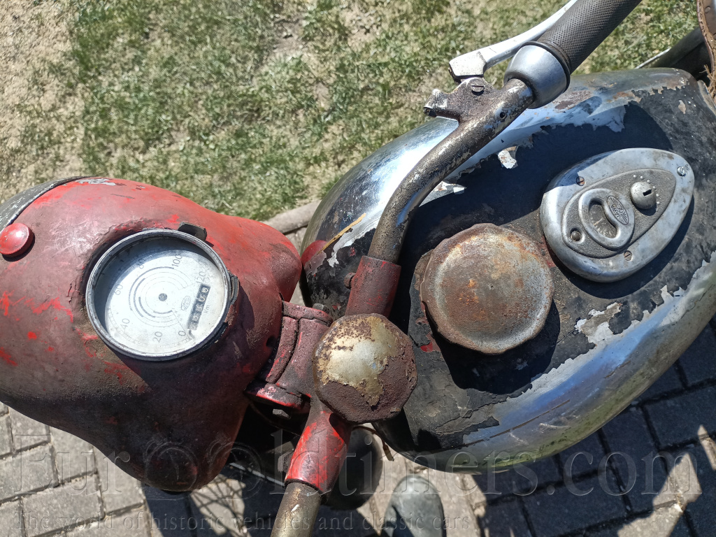 Jawa 250 Pérák 