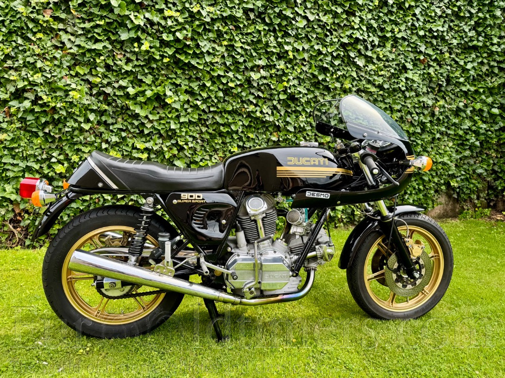 Ducati 900SS
