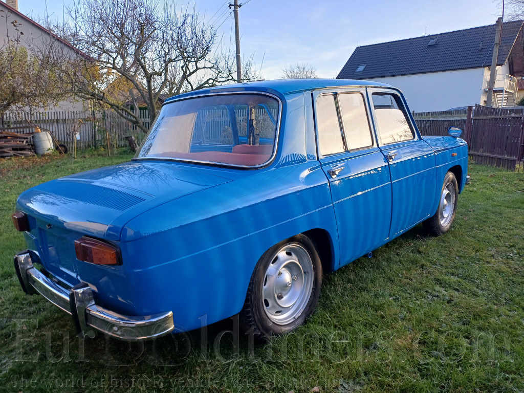 Renault 8