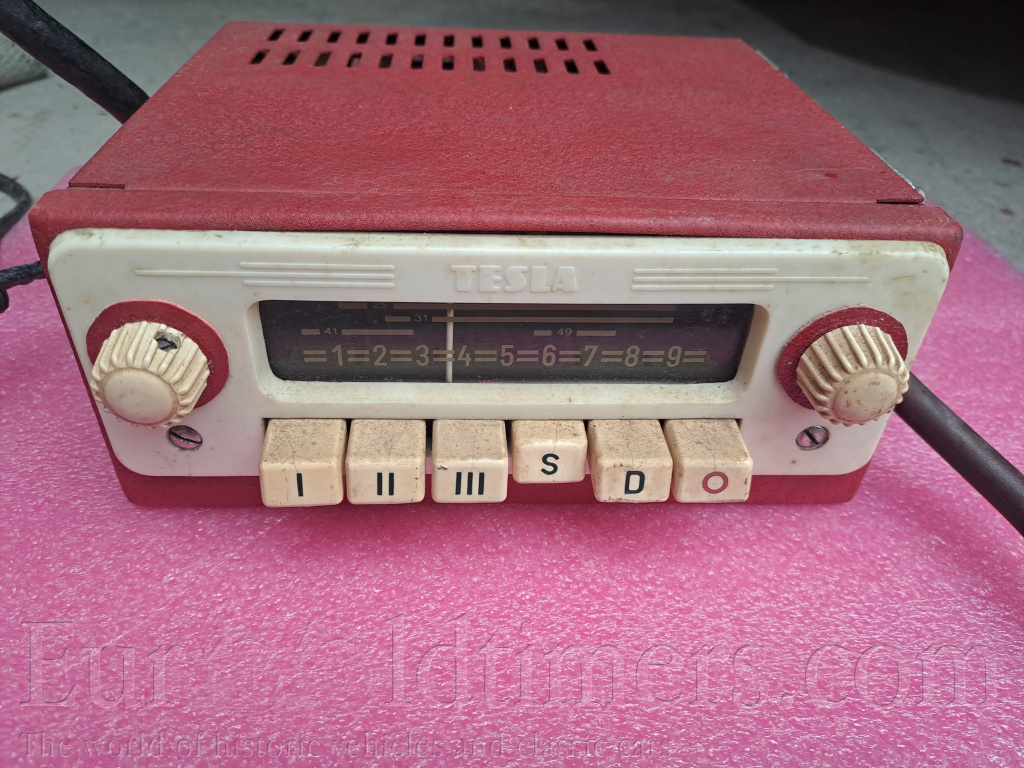 Autorádio Tesla Přelouč s měničem