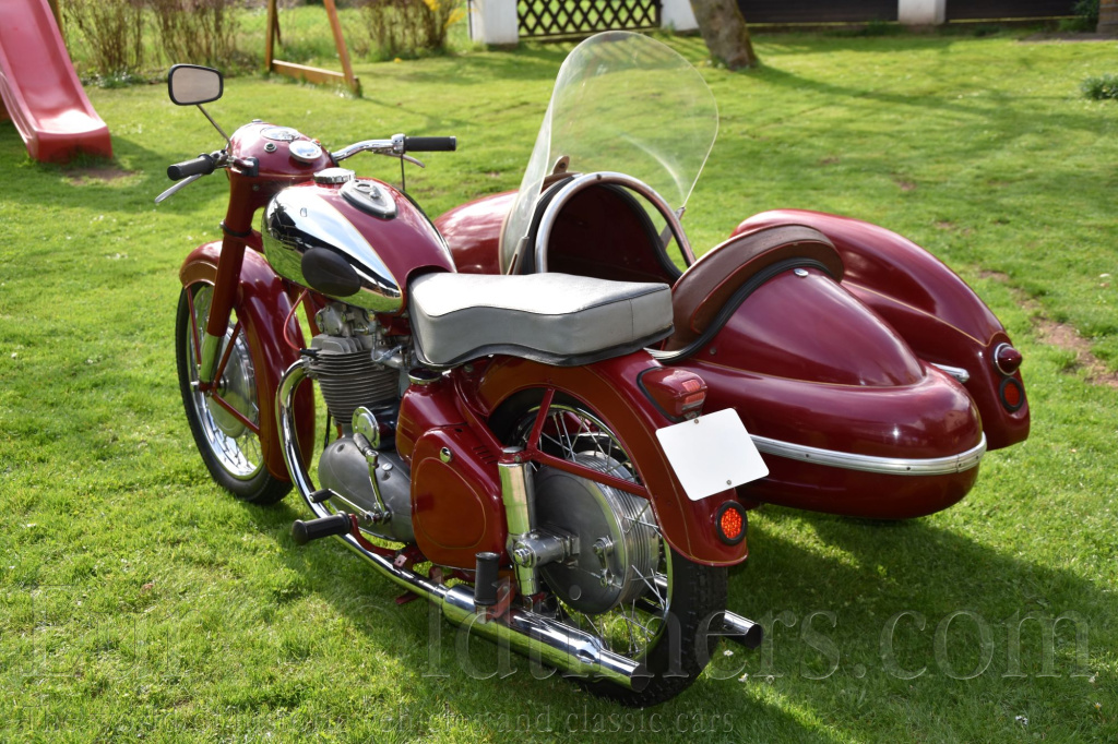 Jawa 500 OHC 02 se sidecarem Velorex