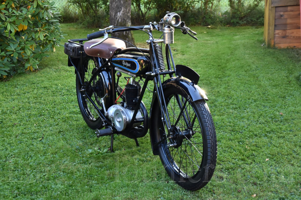 Podrámový Peugeot P103