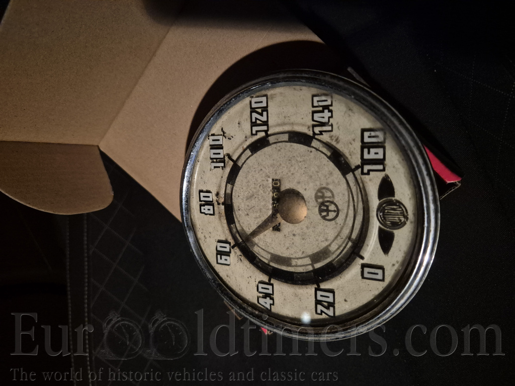 Tatra 600 tachometr