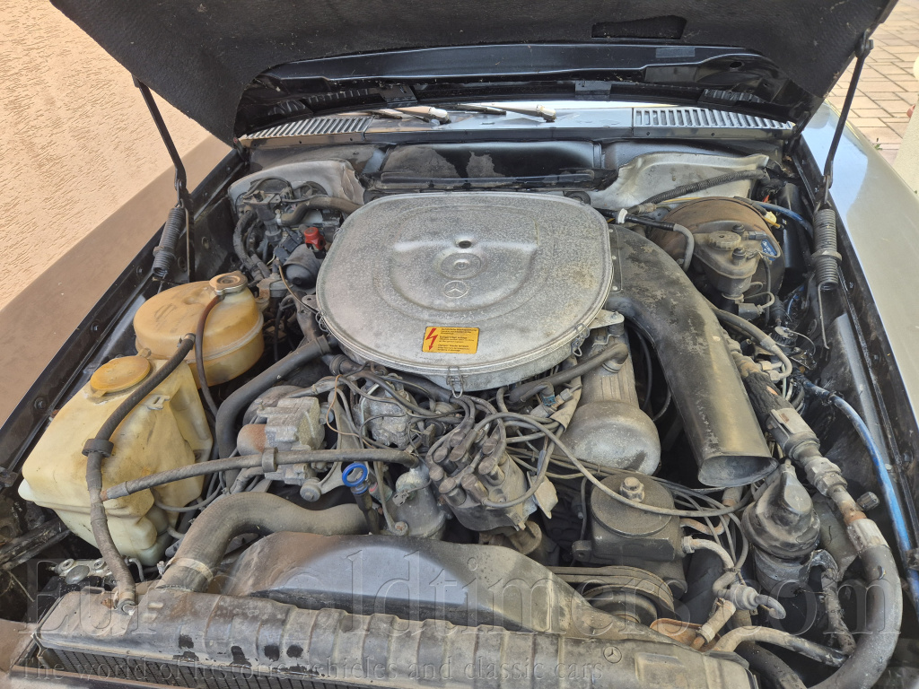 Mercedes Benz SL380 W107