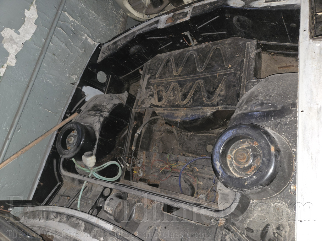 Tatra 613-1 (3) s TP