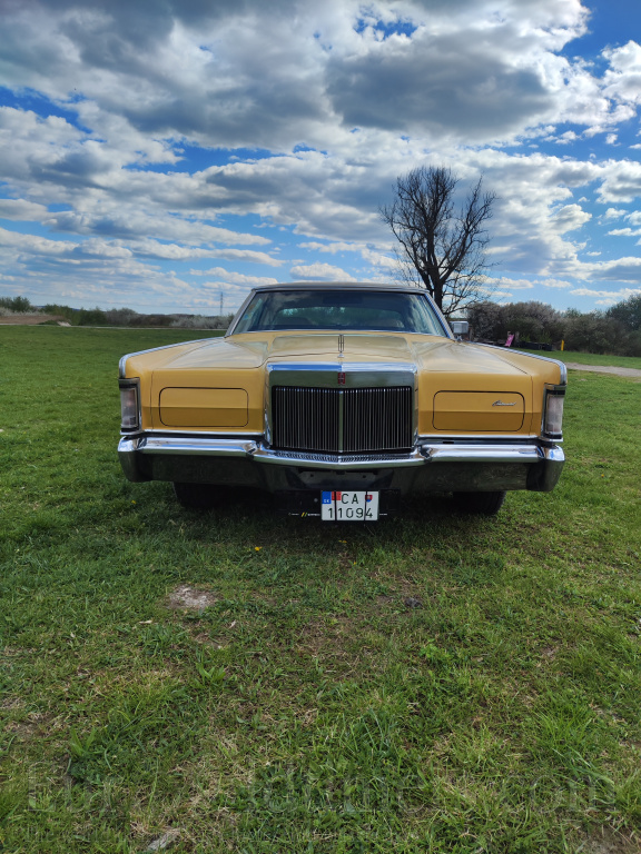 Lincoln continental coupe mark III