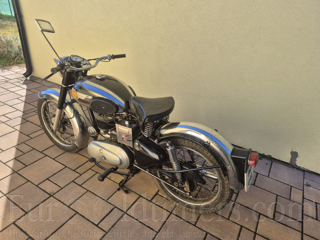 Royal Enfield Bullet 350
