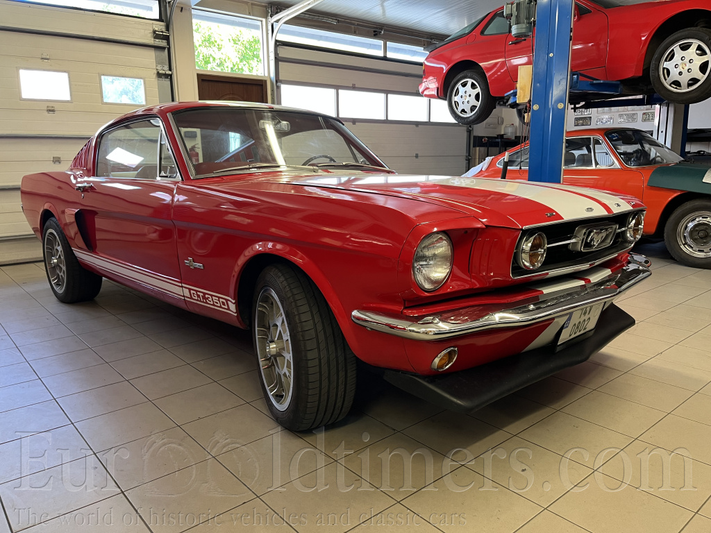 Ford Mustang Fastback GT 350