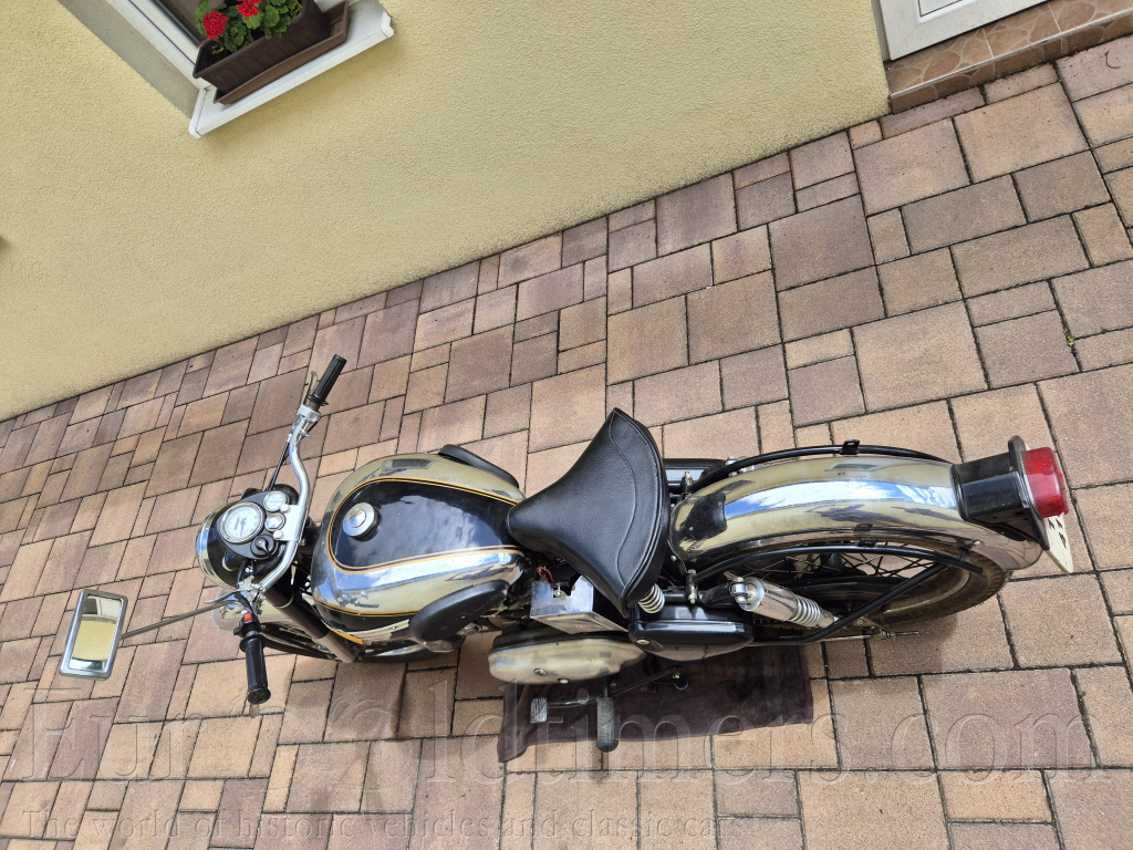 Royal Enfield Bullet 350