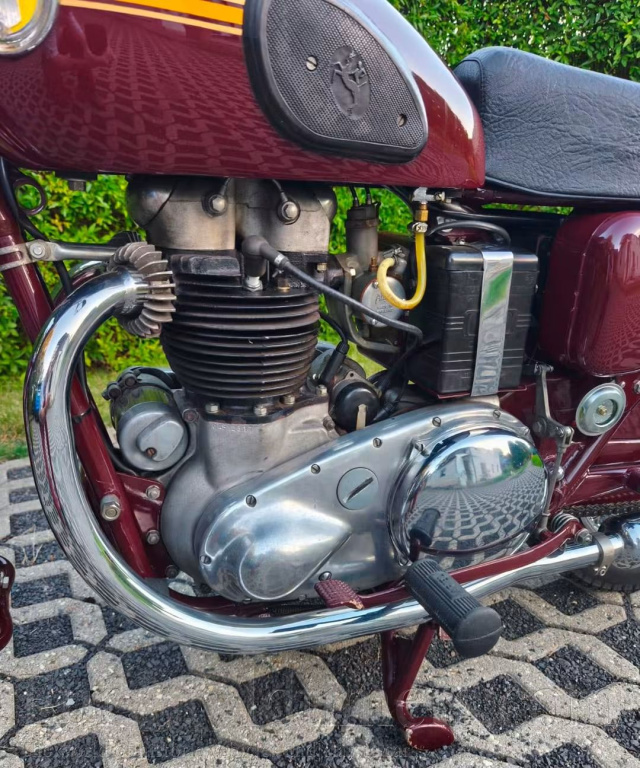 Ariel Huntmaster 650