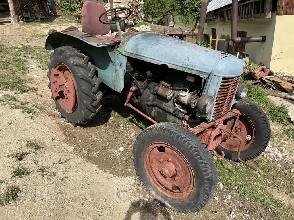 Traktor Škoda 30