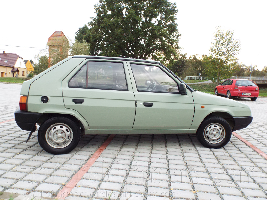 Škoda Favorit 136lux r.v 1990, STKplatná