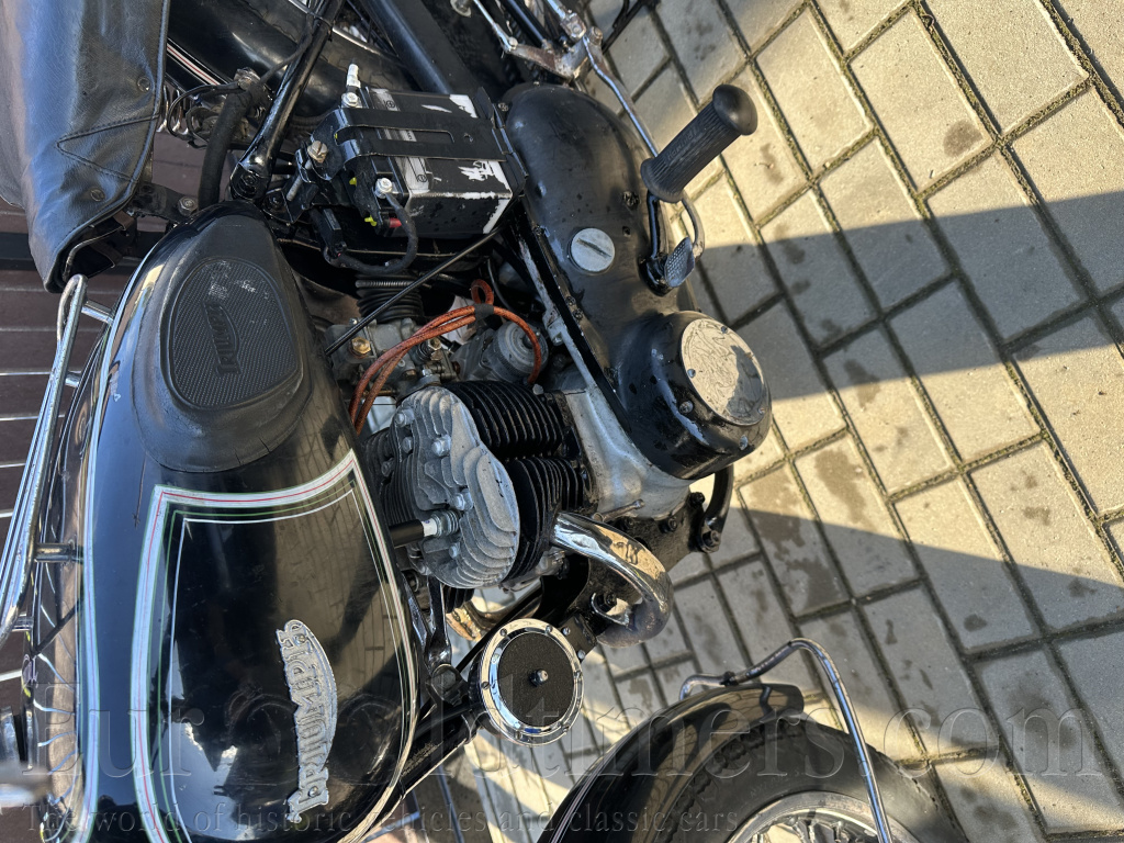 Triumph TRW 500