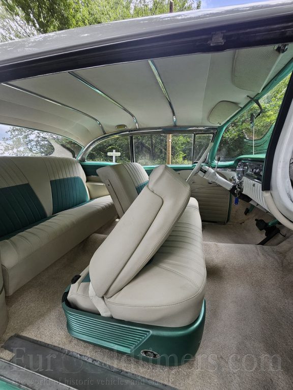 Oldsmobile Super “88“ Holiday Coupe