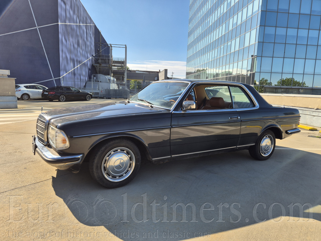 Mercedes 230C w123