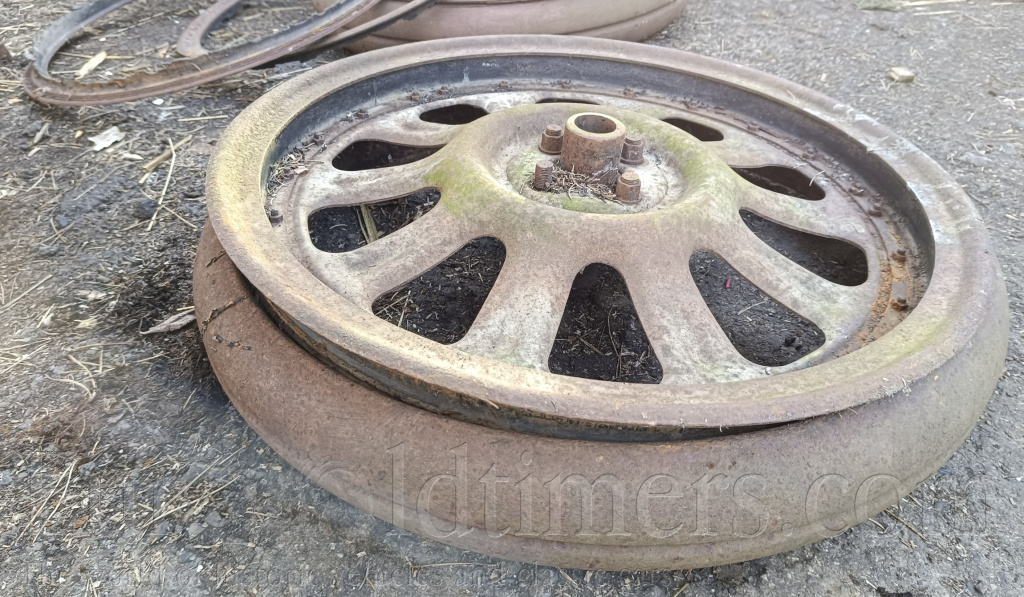 Kola na muniční vozík IF8 