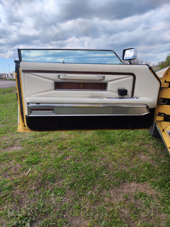 Lincoln continental coupe mark III