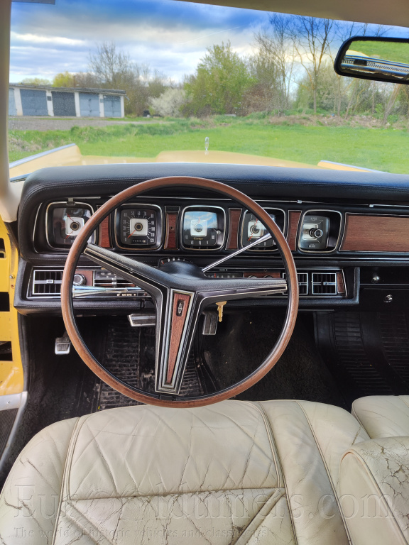 Lincoln continental coupe mark III