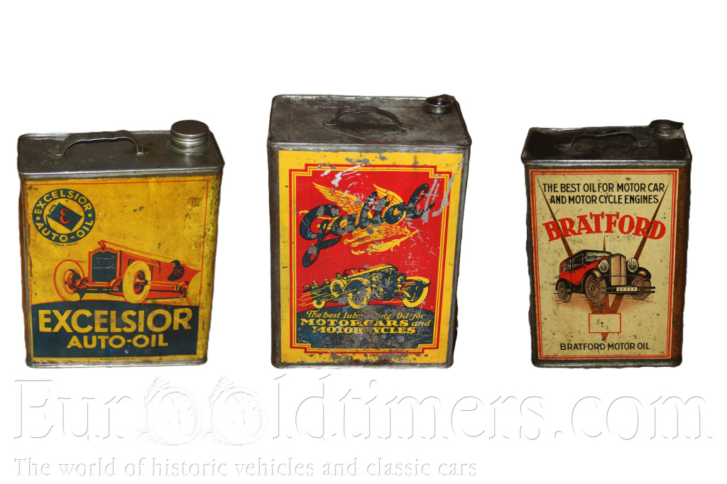 Cedule a Plechovky od oleje 