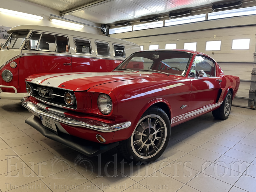Ford Mustang Fastback GT 350